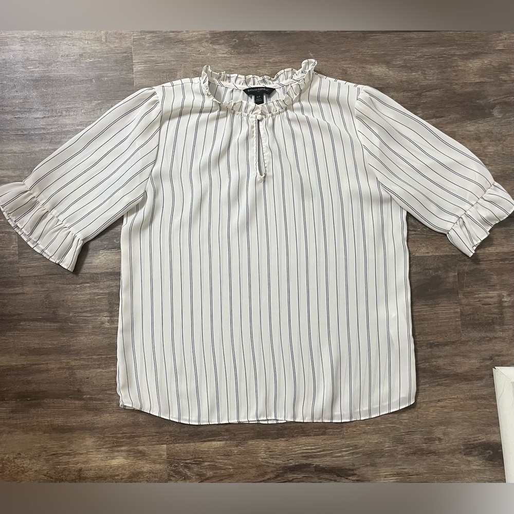 Banana Republic White and Black Striped 3/4 Sleeve Top